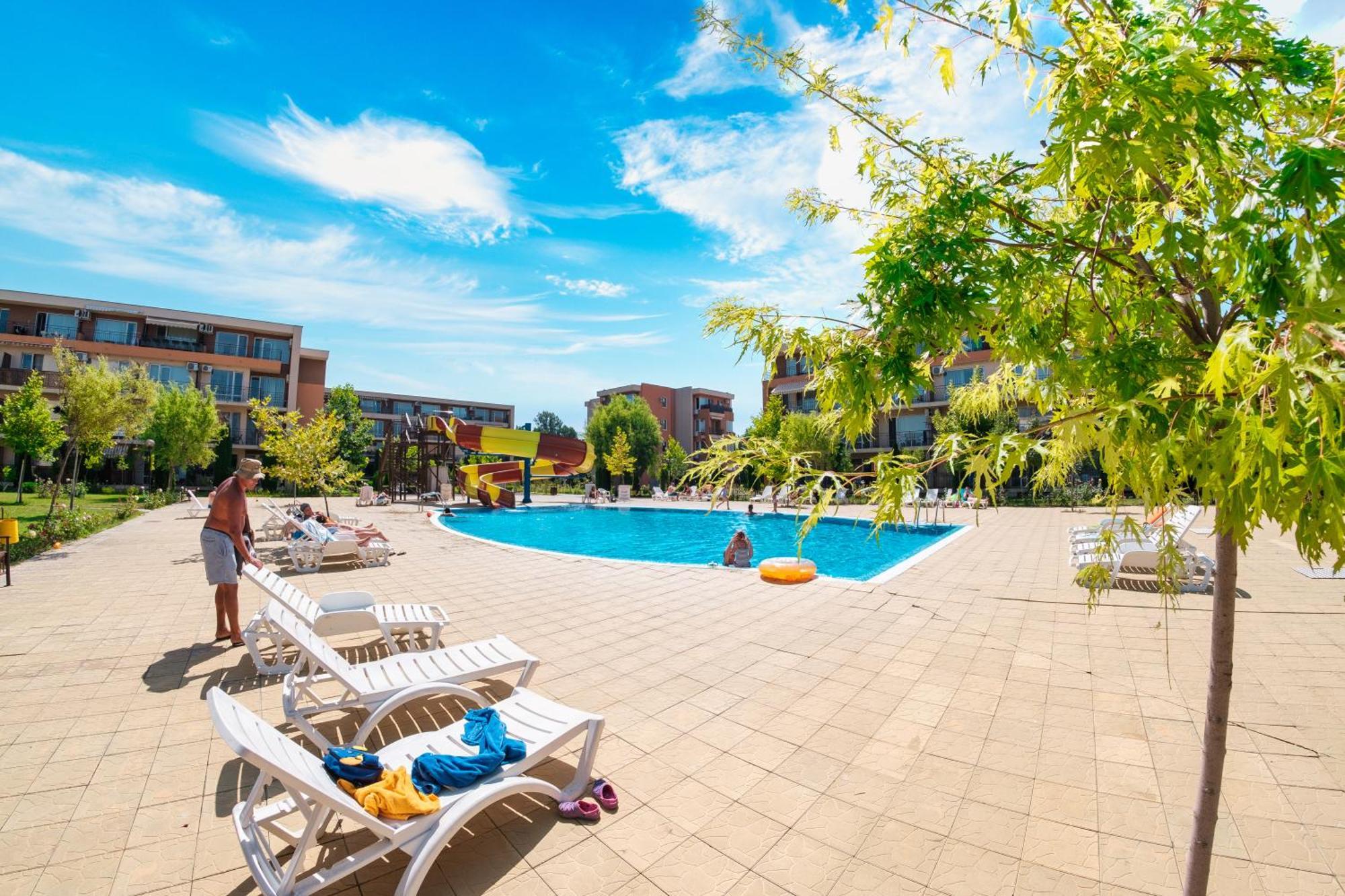 Holiday Garden Resort Sunny Beach Exterior photo