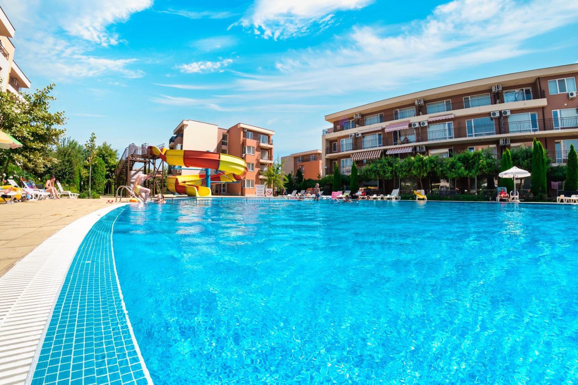 Holiday Garden Resort Sunny Beach Exterior photo
